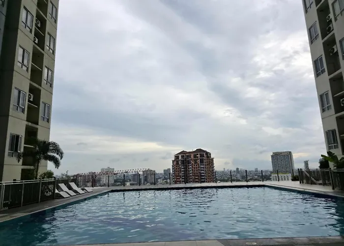 Modern Unit At Victoria Sports Tower Bed & Breakfast Manila